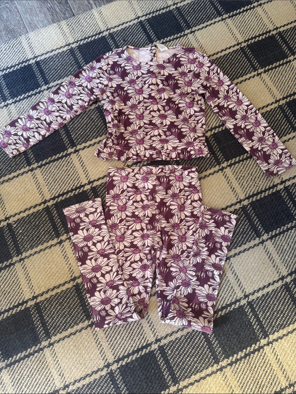 Kate Quinn set